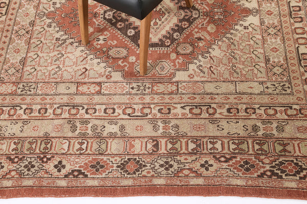Natural Dye Gashgai Revival Rug - artisan revival weave - close-up of weave texture and pile