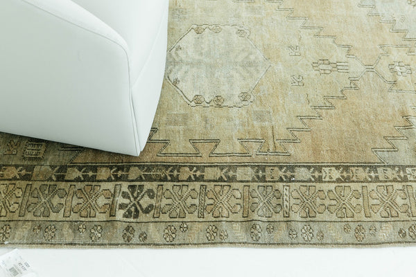 Vintage Turkish Anatolian Rug - hand-knotted in Turkey - detailed border and fringe [#12]
