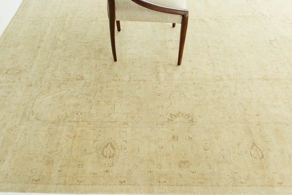 Vintage Style Hajijalili Revival Rapture Collection Rug - artisan revival weave - detailed border and fringe