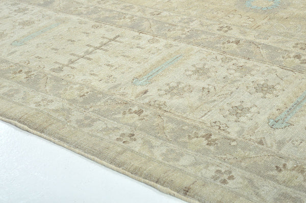 Vintage Style Tabriz Haji Jalili Revival Rug - artisan revival weave - close-up of weave texture and pile