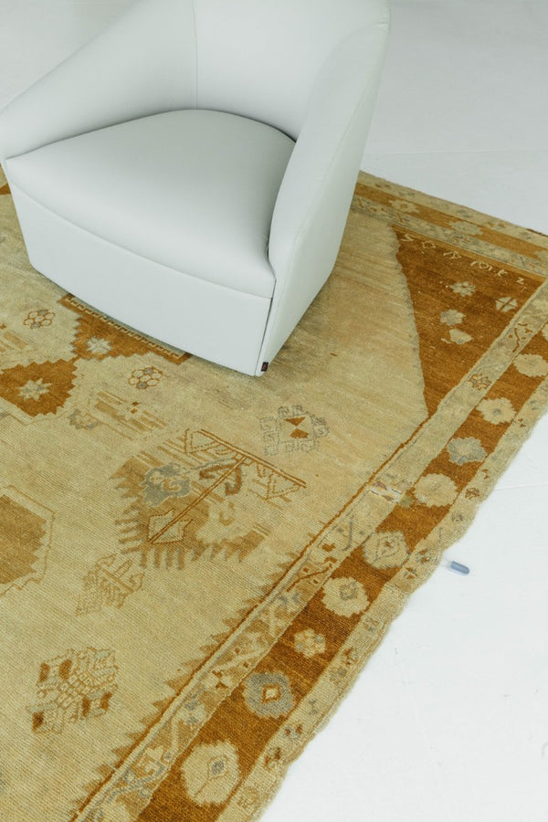 Vintage Turkish Anatolian Rug - hand-knotted in Turkey - close-up of weave texture and pile [#113]