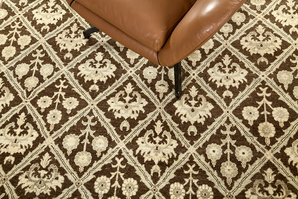 Vintage Style Mahal Panel Design Rug - close-up of weave texture and pile [#5]