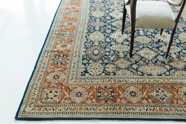 Natural Dye Sarouk Farahan Style Rug Fable - close-up of weave texture and pile