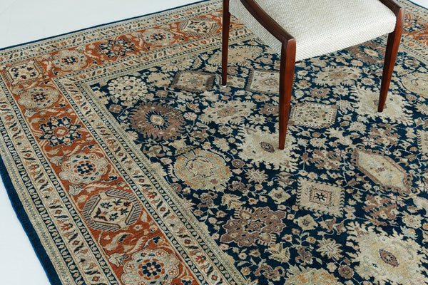 Natural Dye Sarouk Farahan Style Rug Fable - detailed border and fringe