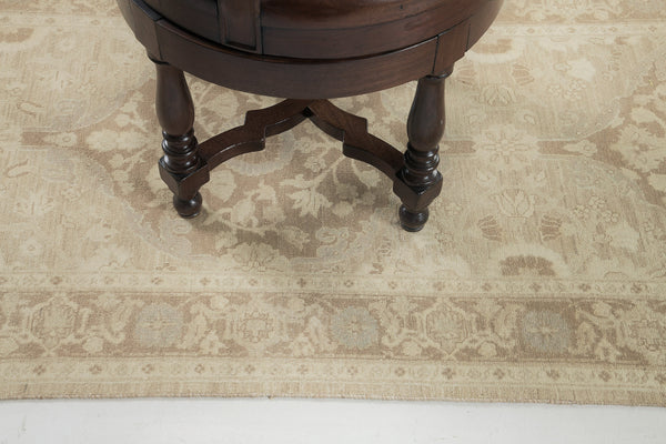 Vintage Style Tabriz Design Rug - close-up of weave texture and pile [#3] (2)