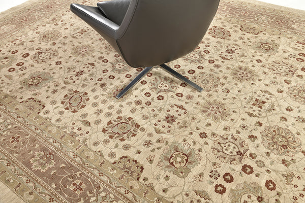 Tabriz Hadji Jalili Style Rug Fable - detailed border and fringe