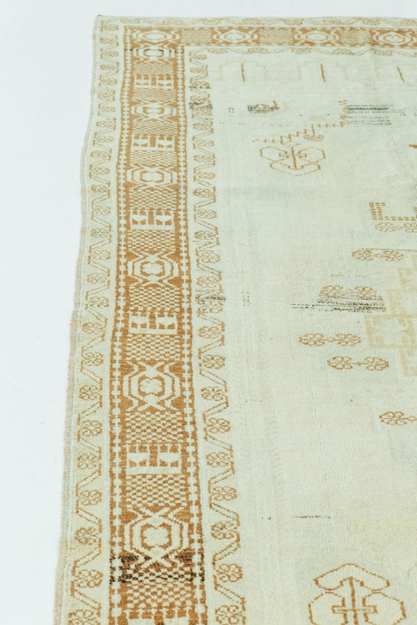 Vintage Turkish Anatolian Rug - hand-knotted in Turkey - close-up of weave texture and pile [#107]