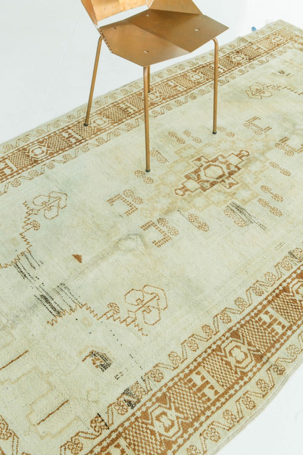 Vintage Turkish Anatolian Rug - hand-knotted in Turkey - detailed border and fringe [#107]