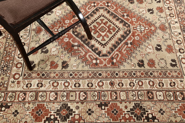 Natural Dye Gashgai Design Rug Bliss Collection - close-up of weave texture and pile