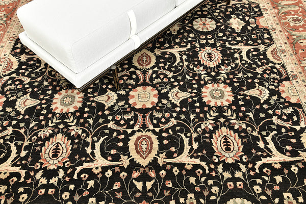 Natural Dye Sarouk Farahan Rug - detailed border and fringe