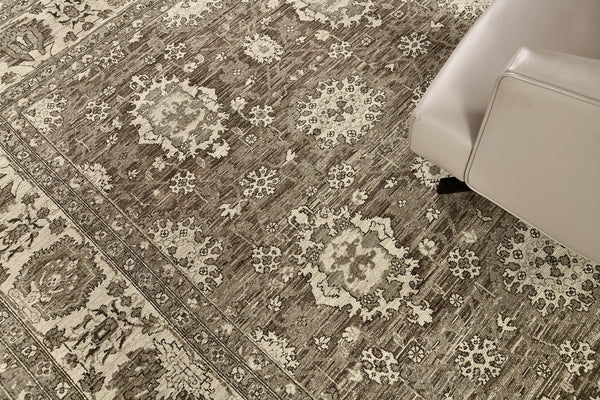 Vintage Style Mahal Design Rug - detailed border and fringe [#7]
