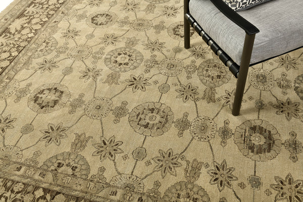 Vintage Style Haji Jalili Design Rug - close-up of weave texture and pile