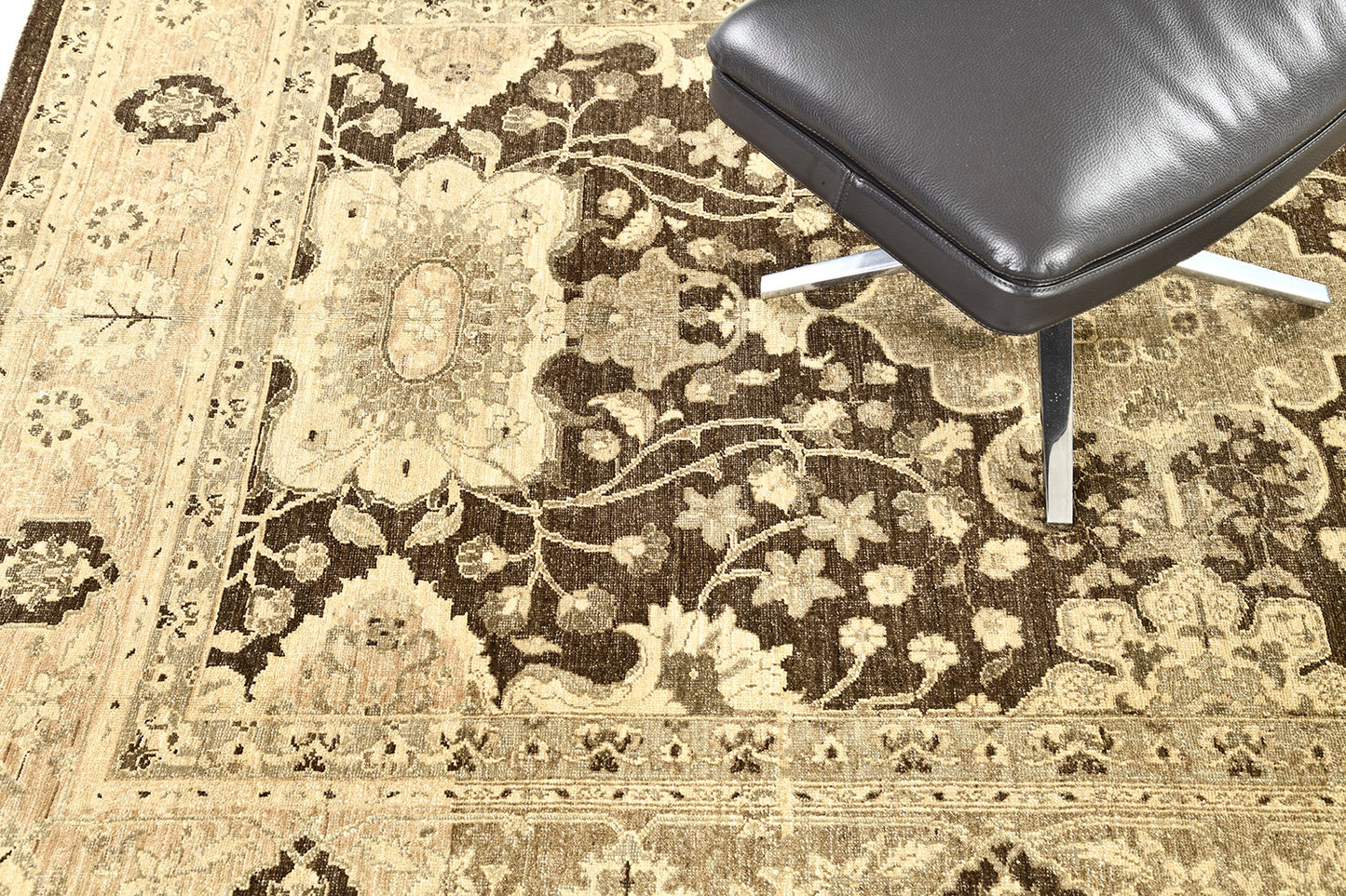 Vintage Style Mahal Revival Rapture Collection D5379