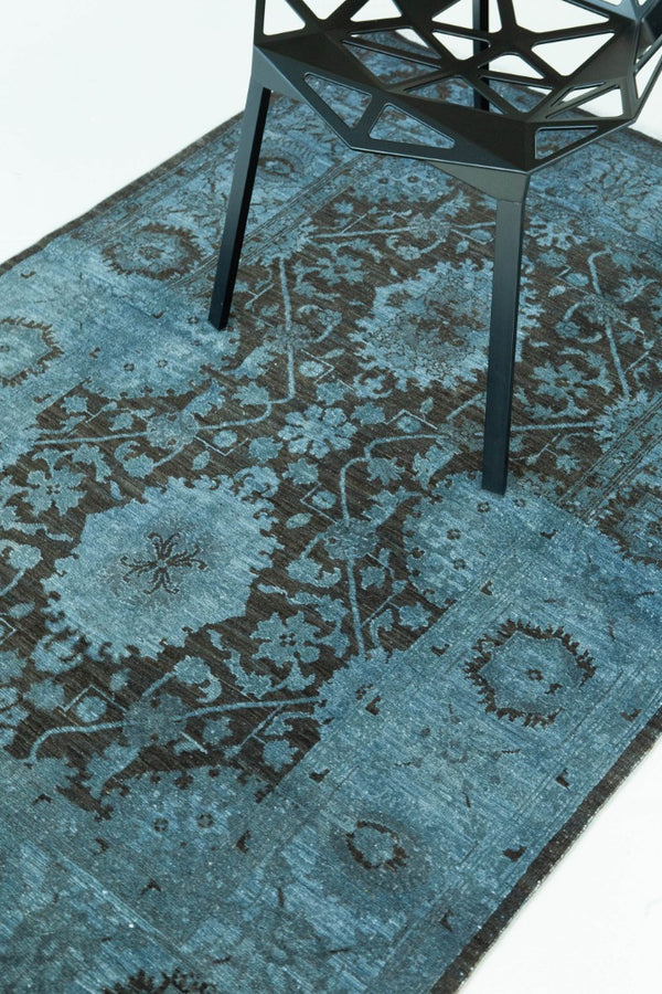 Overdyed Distressed Mahal Design Rug - detailed border and fringe