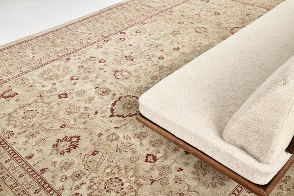 Antique Recreation Rug Fable Collection - detailed border and fringe