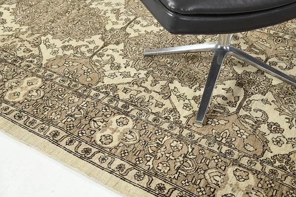 Vintage Style Tabriz Revival Rug - artisan revival weave - detailed border and fringe [#15]