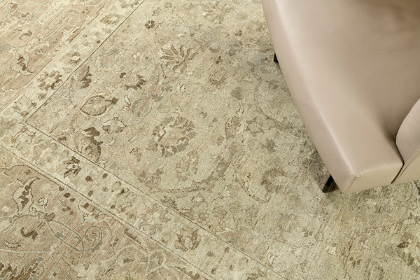 Vintage Style Sultanabad Revival Rug - artisan revival weave - detailed border and fringe [#22]