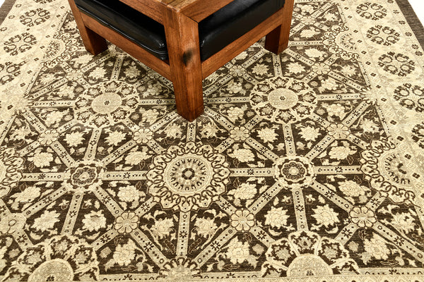 Vintage Style Antique Revival Rug - artisan revival weave - detailed border and fringe [#3]