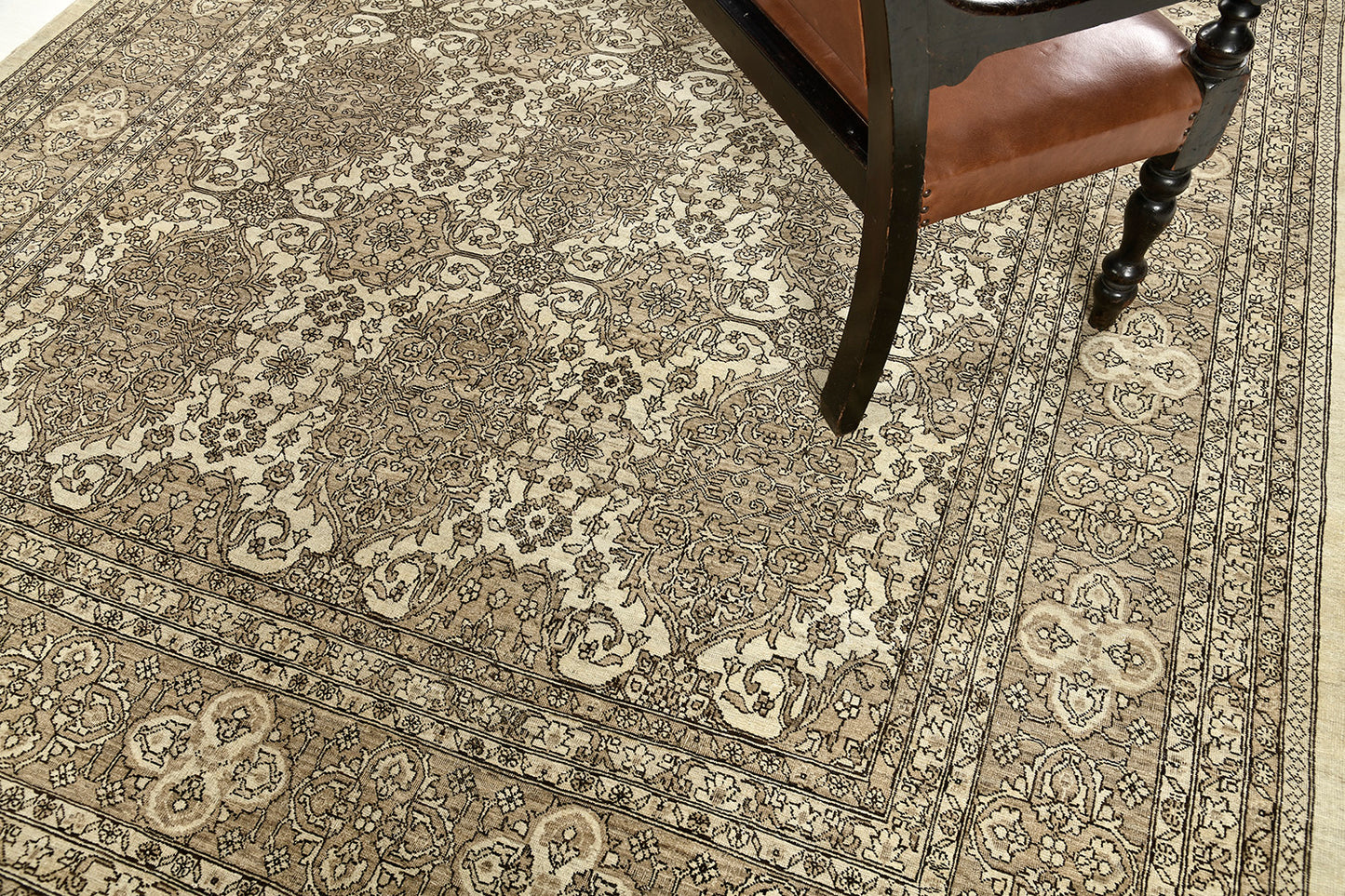 Vintage Style Tabriz Design Rug D5169