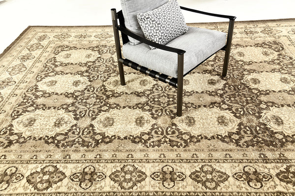 Vintage Style Tabriz Design Rug - detailed border and fringe [#3]