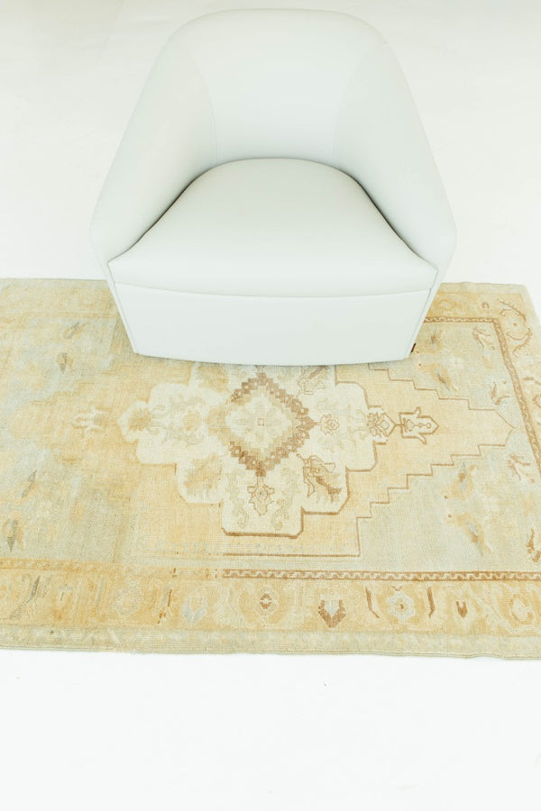 Vintage Turkish Anatolian Rug - hand-knotted in Turkey - close-up of weave texture and pile [#8]