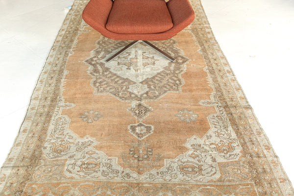 Vintage Turkish Anatolian Rug - hand-knotted in Turkey - detailed border and fringe [#92]