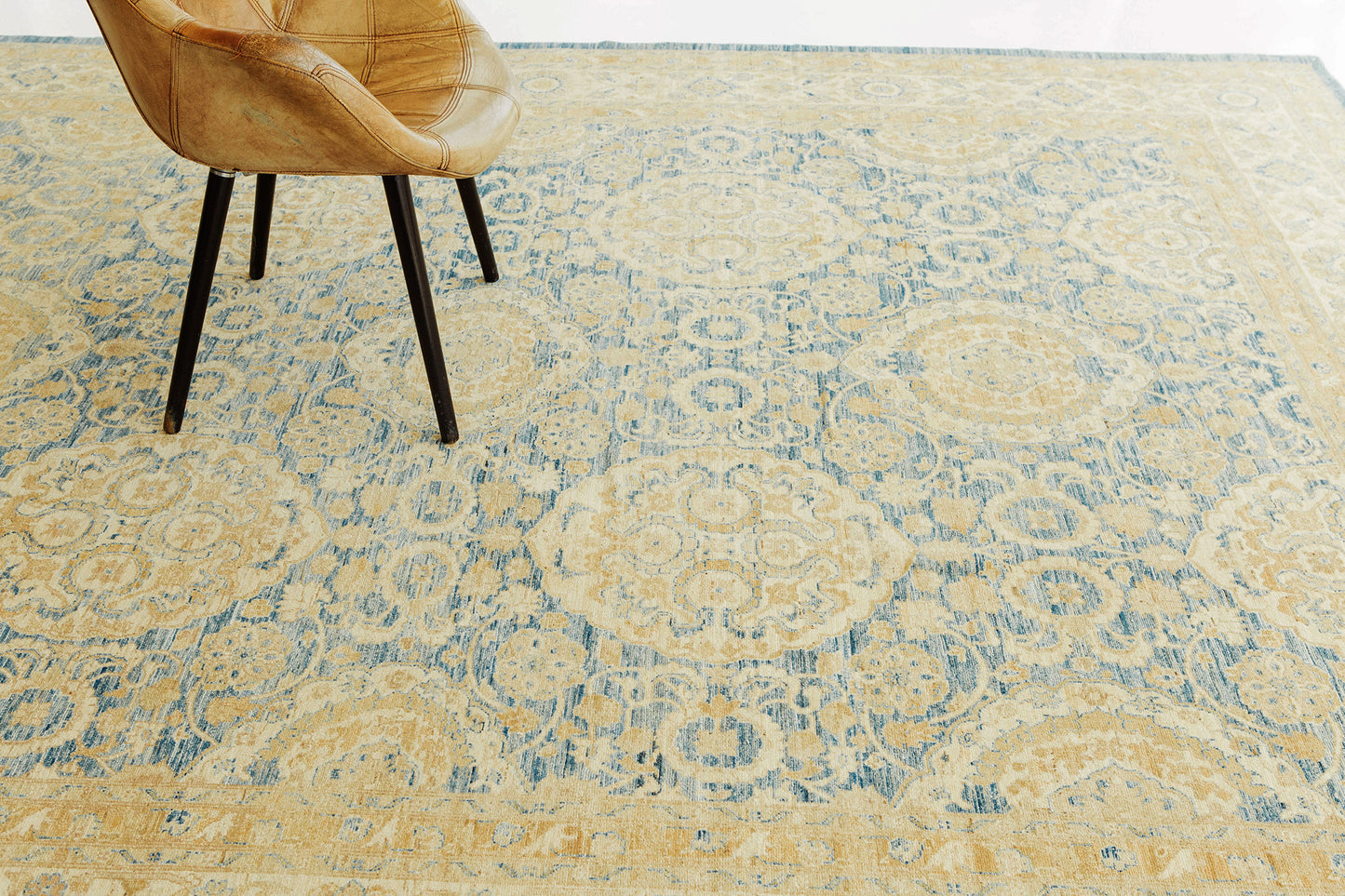 Vintage Revival Agra Design Rapture Collection D5137