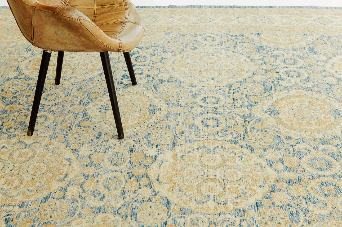 Vintage Revival Agra Design Rapture Collection D5137