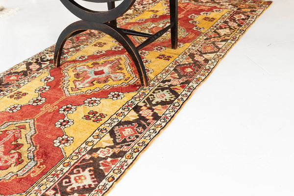 Vintage Turkish Anatolian Runner - hand-knotted in Turkey - detailed border and fringe [#20]