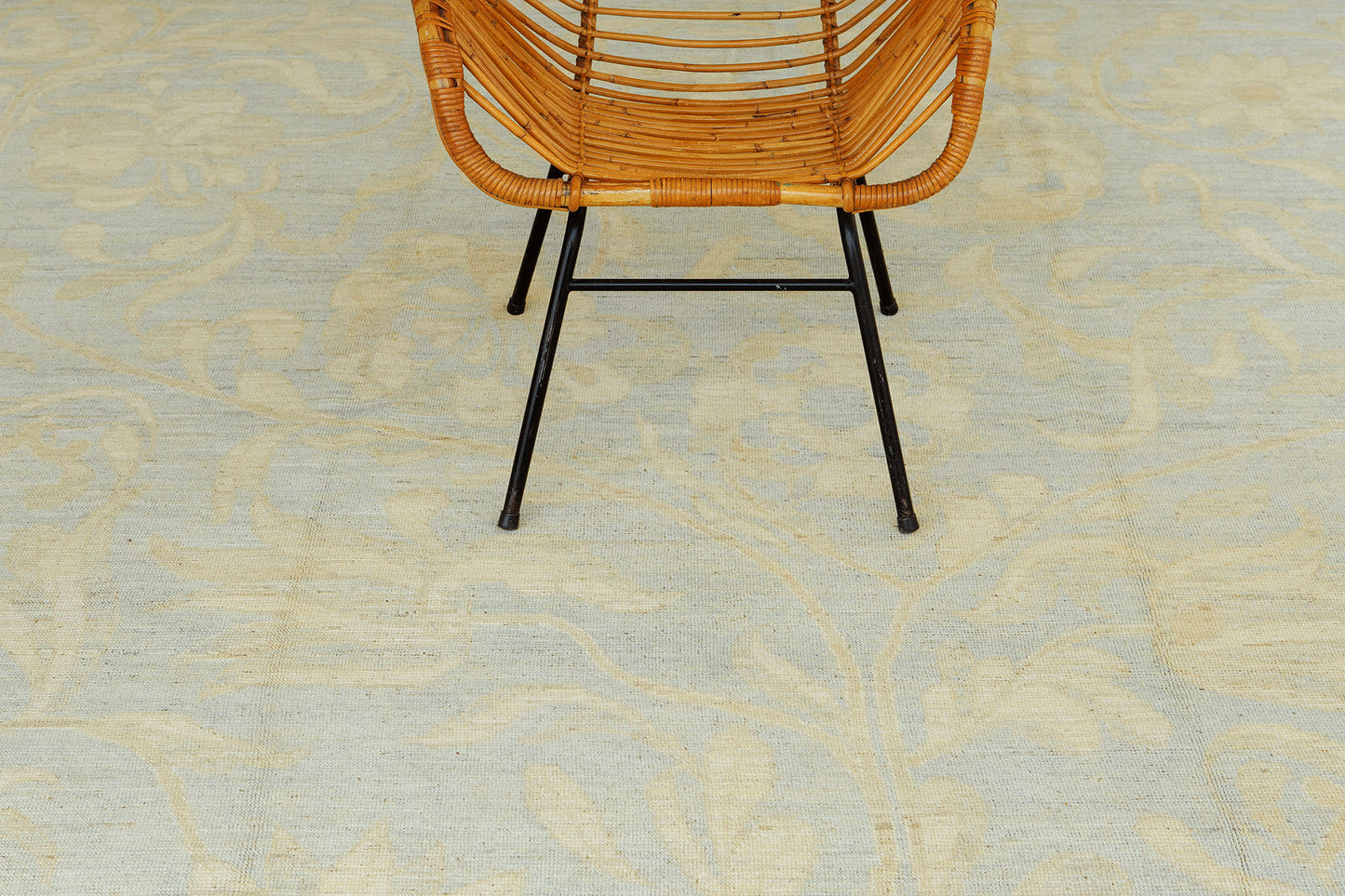 Vintage Style Transitional Design Rug