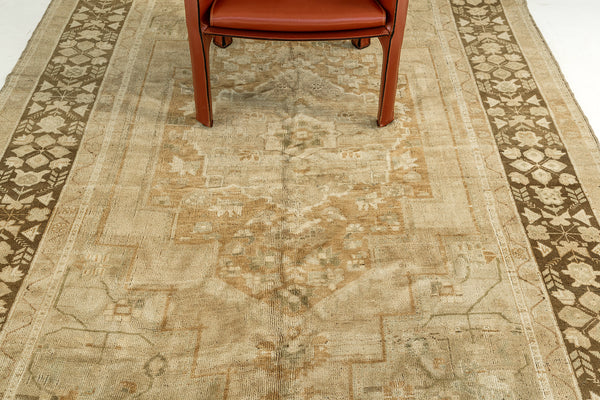 Vintage Turkish Anatolian Kars Rug - hand-knotted in Turkey - detailed border and fringe [#5]