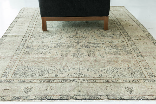 Vintage Turkish Oushak Rug - hand-knotted in Turkey - detailed border and fringe [#1]
