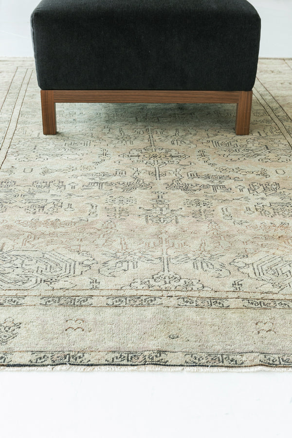 Vintage Turkish Oushak Rug - hand-knotted in Turkey - close-up of weave texture and pile [#1]