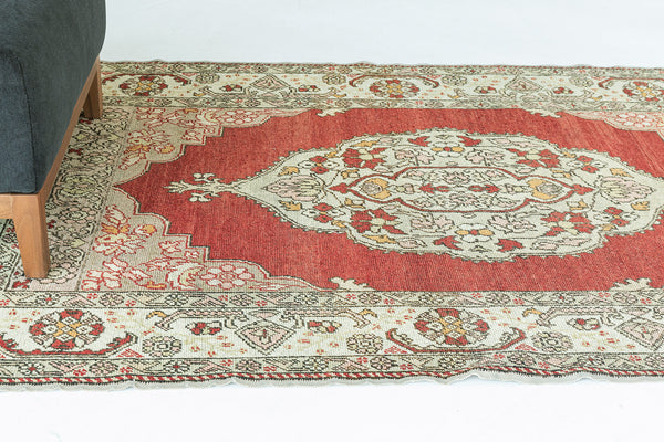 Vintage Turkish Anatolian Rug - hand-knotted in Turkey - close-up of weave texture and pile [#82]