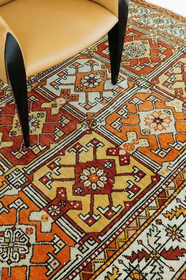 Vintage Turkish Anatolian Rug - hand-knotted in Turkey - detailed border and fringe [#79]