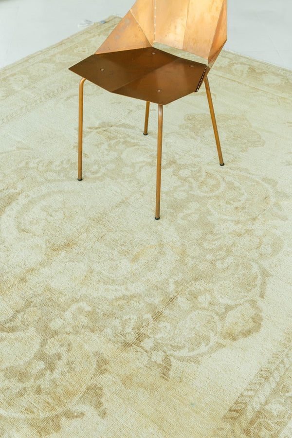 Vintage Turkish Anatolian Rug - hand-knotted in Turkey - close-up of weave texture and pile [#75]