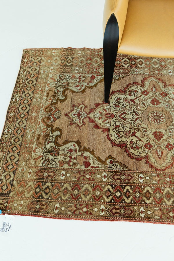 Vintage Turkish Anatolian - hand-knotted in Turkey - detailed border and fringe [#10]