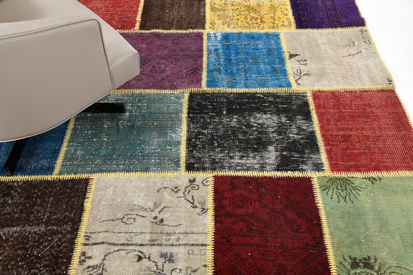 Vintage Turkish Patchwork - upcycled patchwork, hand-knotted in Turkey - detailed border and fringe [#1]