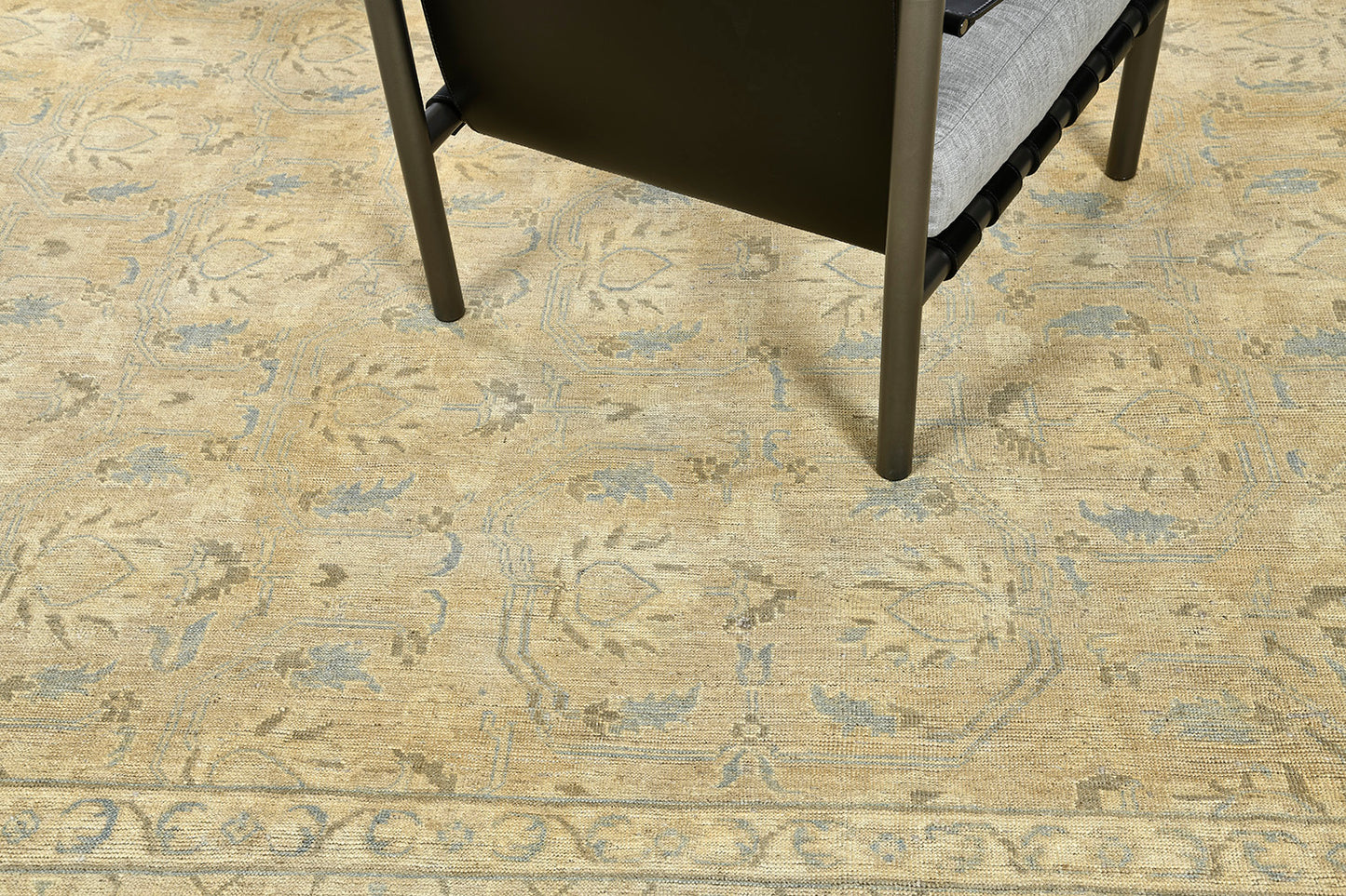 Vintage Style Shawl Design Rug D5494