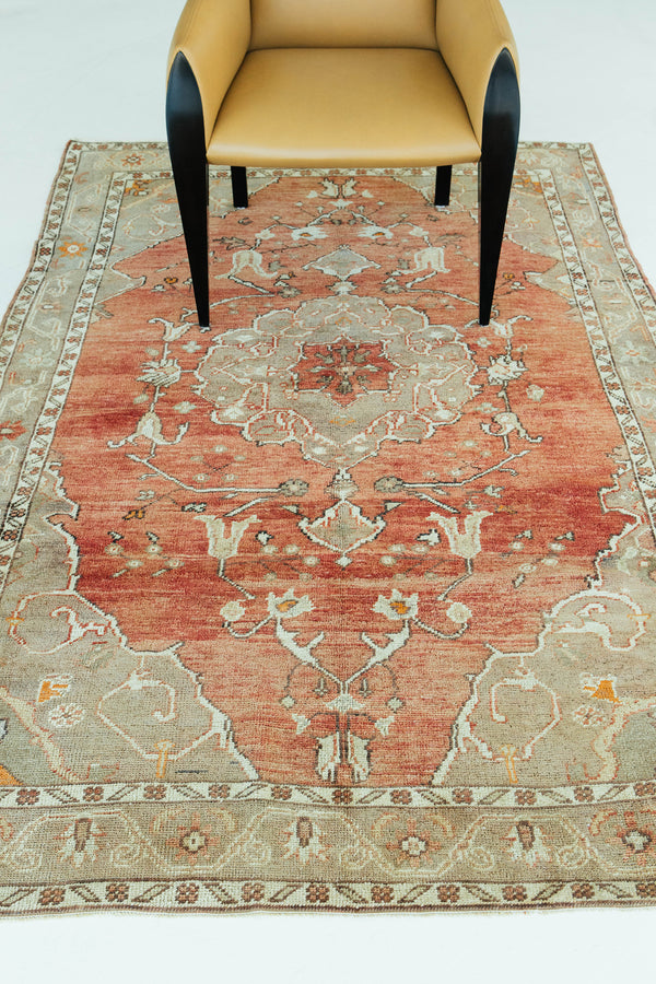 Vintage Turkish Anatolian Rug - hand-knotted in Turkey - close-up of weave texture and pile [#71]