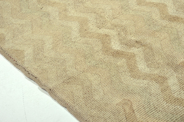 Vintage Turkish Anatolian Rug - hand-knotted in Turkey - close-up of weave texture and pile [#114]