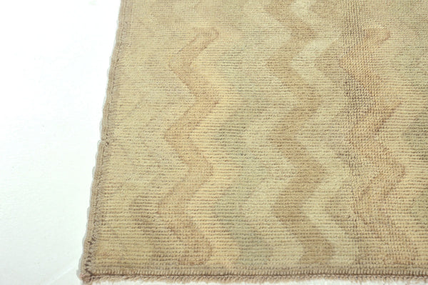 Vintage Turkish Anatolian Rug - hand-knotted in Turkey - detailed border and fringe [#114]