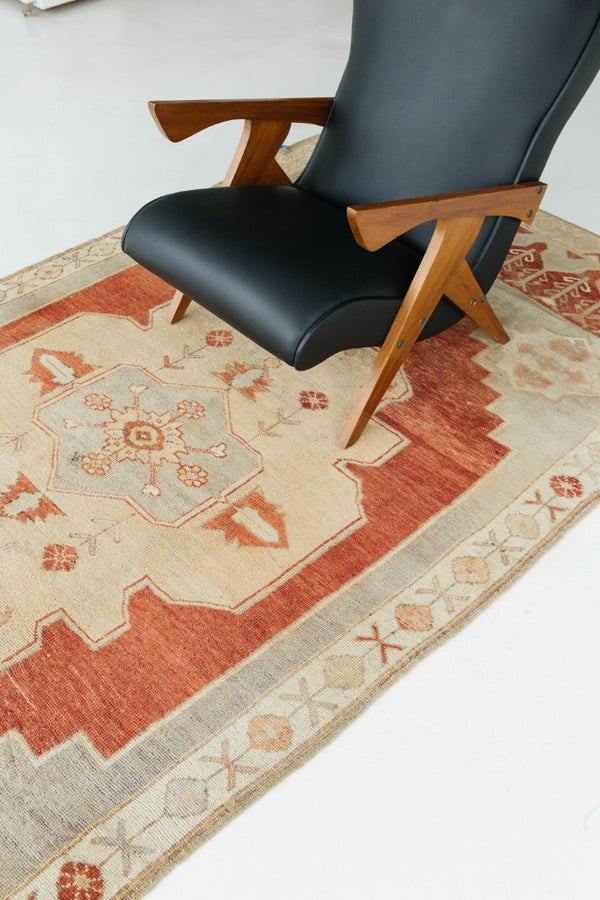 Vintage Turkish Anatolian Rug - hand-knotted in Turkey - close-up of weave texture and pile [#70]