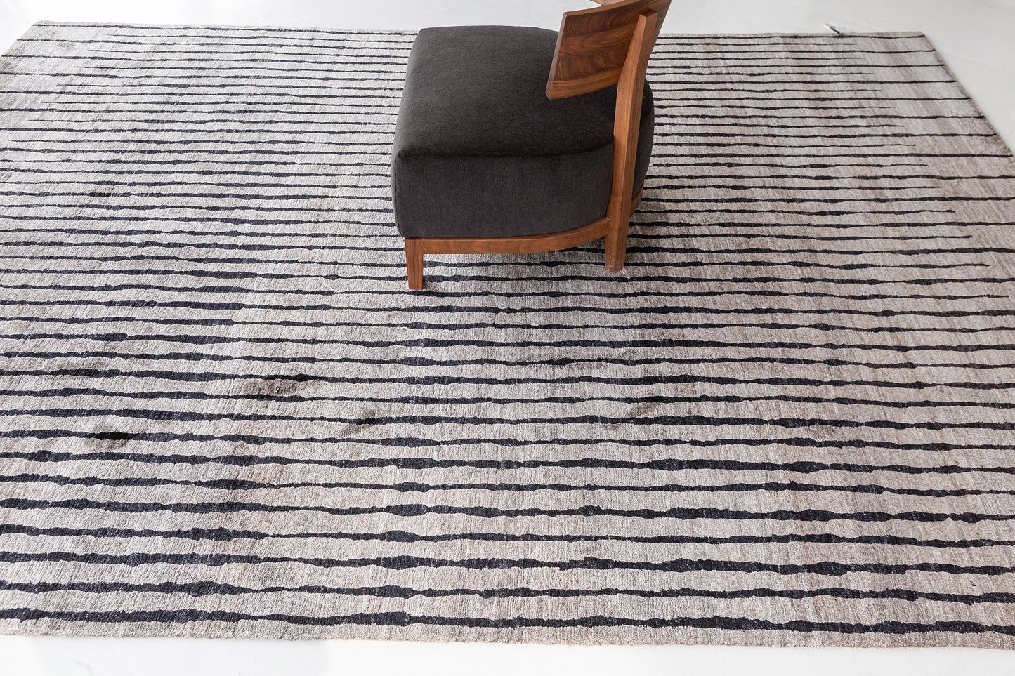 Modern Rug Image 7661 Modern Design Bamboo Silk Rug Linea