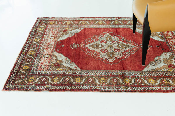 Vintage Turkish Anatolian Rug - hand-knotted in Turkey - close-up of weave texture and pile [#17]