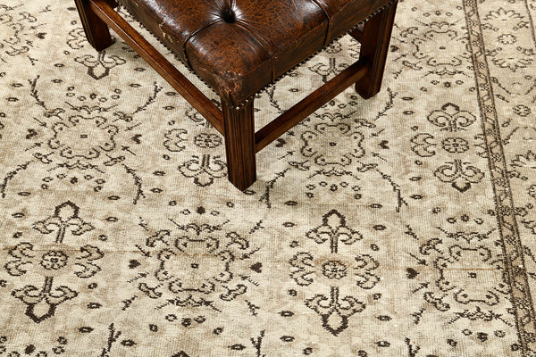 Vintage Turkish Anatolian Rug - hand-knotted in Turkey - detailed border and fringe [#62]