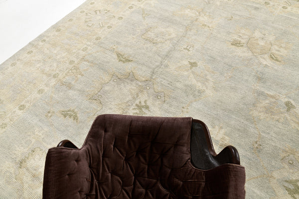 Turkish Oushak Revivial Rug - hand-knotted in Turkey - detailed border and fringe