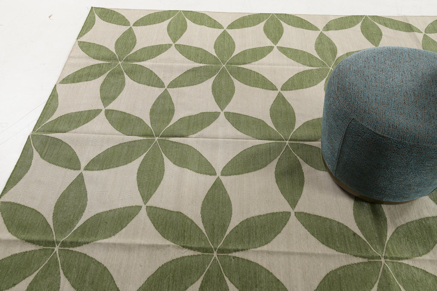 Contemporary Flat-Weave Rug Cielo Collection