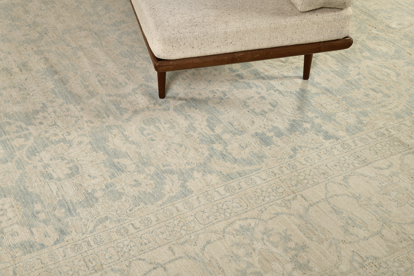 Vintage Style Safira Collection Sultanabad Design Rug