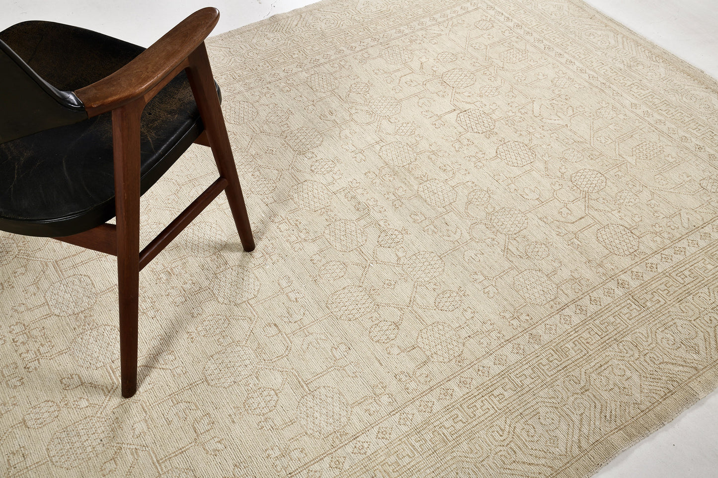 Vintage Style Safira Collection Khotan Rug